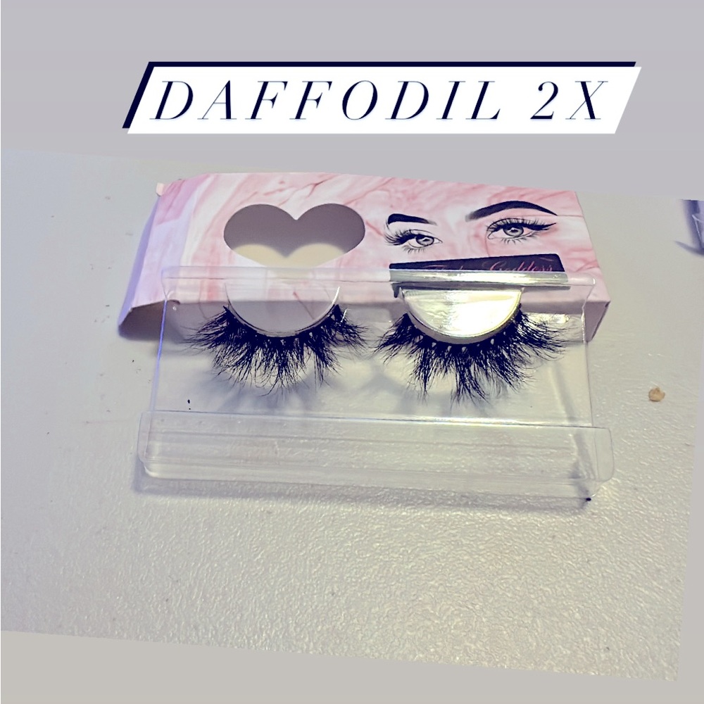 Lash style daffodil
